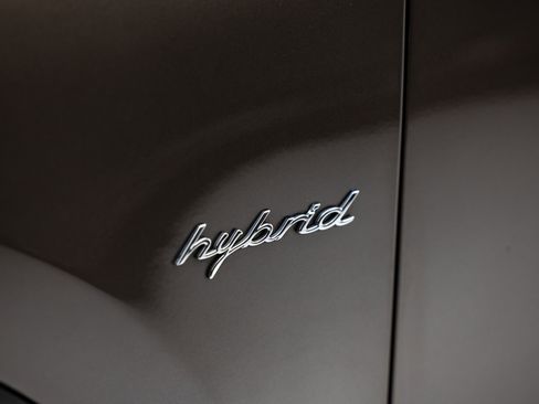 Used 2014 Porsche Cayenne S image 17