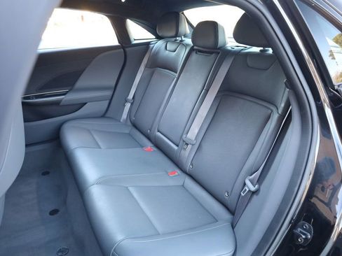 Used 2024 Lucid Air Touring image 18