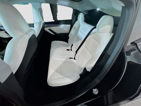 Used 2026 Tesla Model Y Long Range RWD image 15