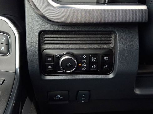 Used 2025 Ford F450 Platinum AWD/4WD image 23