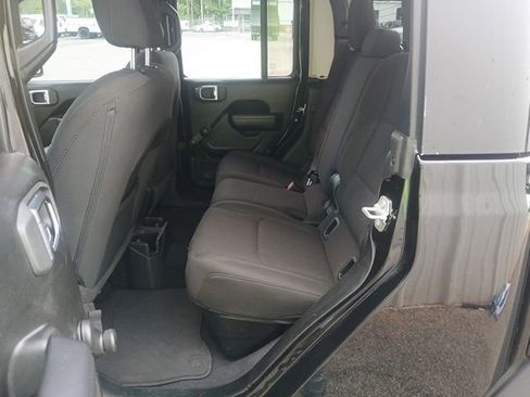 Used 2023 Jeep Gladiator Sport AWD/4WD image 12