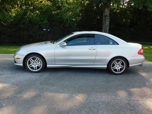 Used 2004 Mercedes-Benz CLK 55 AMG Coupe image 2