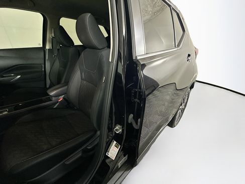 Used 2022 Nissan Kicks SV w/ Exterior Package FWD image 12
