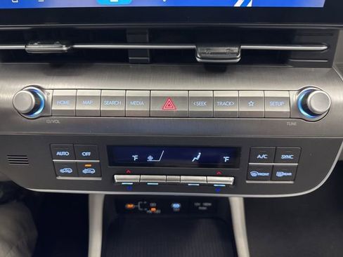 Used 2024 Hyundai Kona SEL image 18