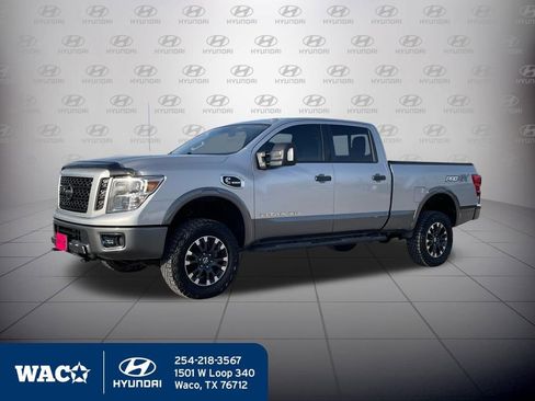 Used 2019 Nissan Titan PRO-4X image 3