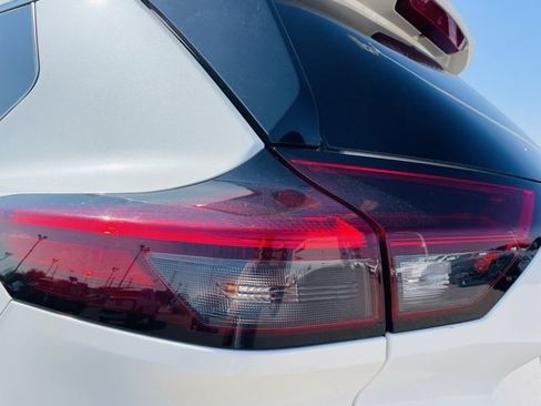 Certified 2021 Nissan Rogue SL w/ Premium Package image 7