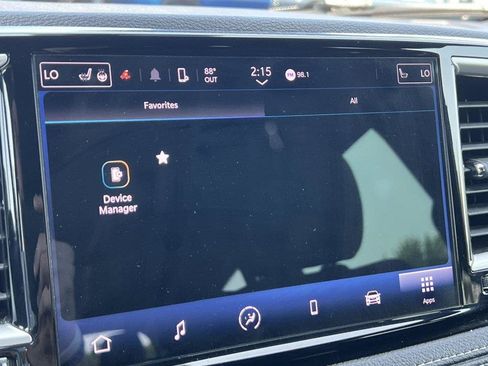 Used 2023 Chrysler Pacifica Touring FWD image 22