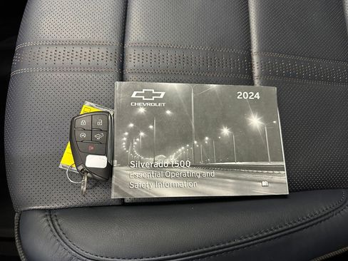 Certified 2024 Chevrolet Silverado 1500 High Country w/ Technology Package image 4