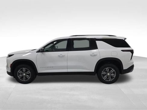 New 2026 Chevrolet Traverse LT image 2