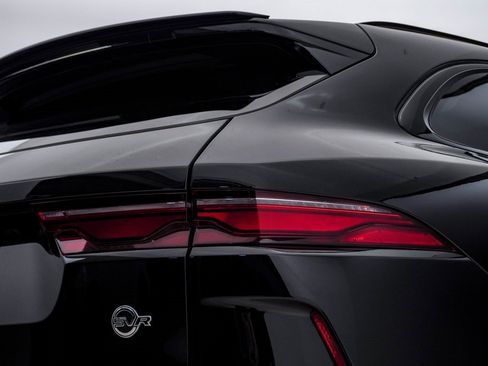 Used 2025 Jaguar F-PACE SVR image 13