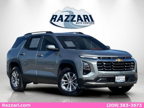 Used 2025 Chevrolet Equinox LT w/ Convenience Package II AWD/4WD image 1