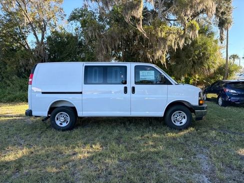 New 2025 Chevrolet Express 2500 Work Van 3D Cargo Van w/ Driver Convenience Package RWD image 17