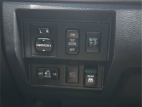 Used 2019 Toyota Tundra SR5 w/ TRD Sport Package AWD/4WD image 25