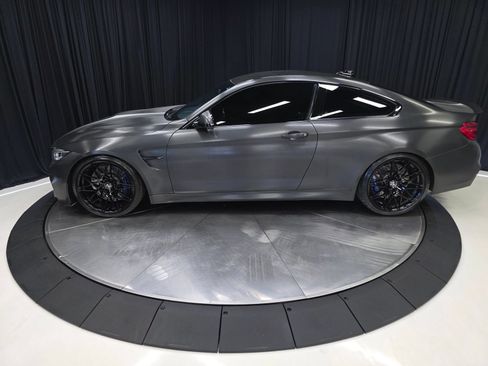Used 2019 BMW M4 Coupe w/ Competition Package RWD image 10