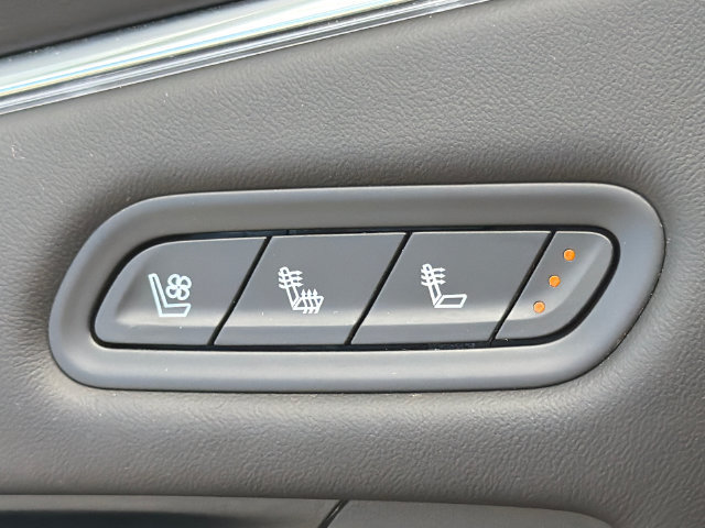 Certified 2024 Cadillac Escalade ESV Sport Platinum w/ LPO, ONYX Package AWD/4WD image 32
