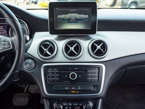 Used 2016 Mercedes-Benz CLA 250 image 19