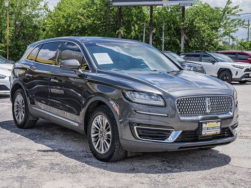 Used 2020 Lincoln Nautilus Reserve FWD image 3