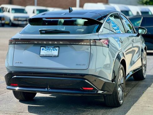 Used 2023 Nissan Ariya FWD image 33