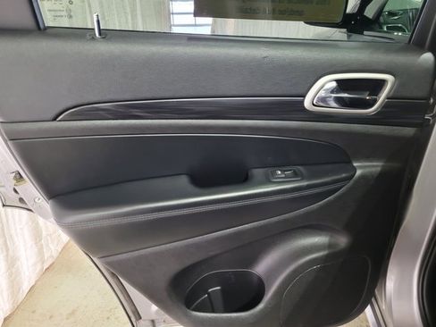 Used 2020 Jeep Grand Cherokee Altitude image 54