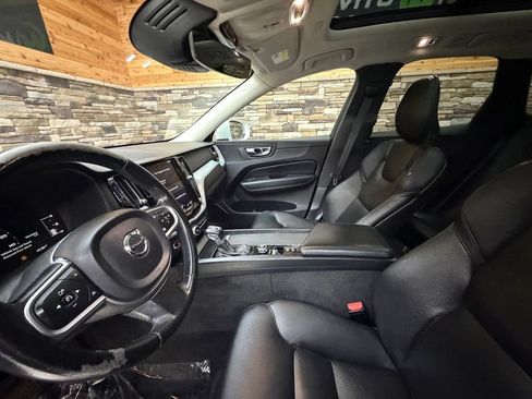 Used 2019 Volvo XC60 T6 Momentum AWD/4WD image 23