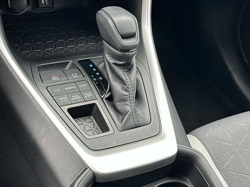 Used 2019 Toyota RAV4 XLE w/ Convenience Package image 21