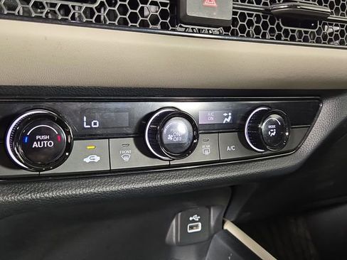 Used 2023 Honda HR-V LX image 16