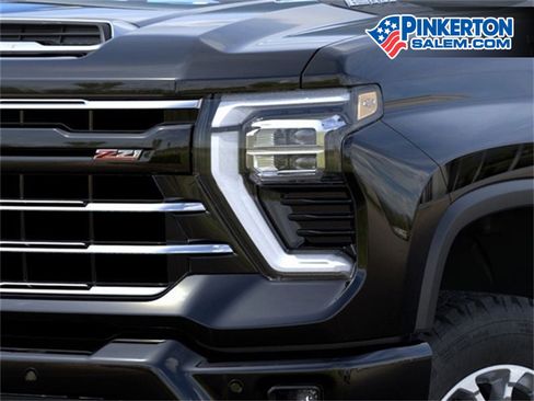 New 2025 Chevrolet Silverado 2500 LTZ w/ Z71 Chrome Sport Edition image 10