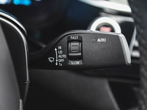 Used 2023 BMW 530e xDrive w/ Premium Package image 30