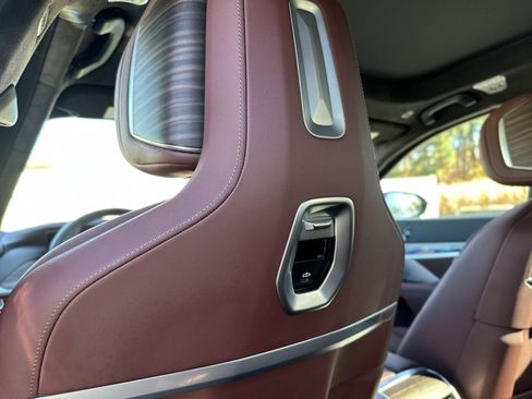 Used 2025 BMW 740i xDrive w/ Executive Package image 26