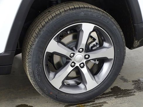 New 2025 Jeep Grand Cherokee L Limited image 50