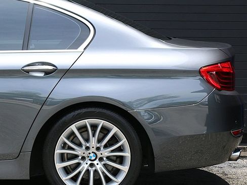 Used 2016 BMW 528i Sedan RWD image 17
