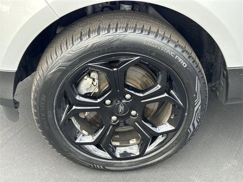 Used 2021 Ford EcoSport SES image 32