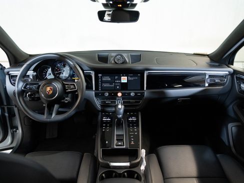 Certified 2026 Porsche Macan AWD/4WD image 25