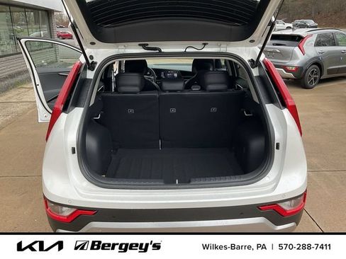 Certified 2023 Kia Niro EX FWD image 16