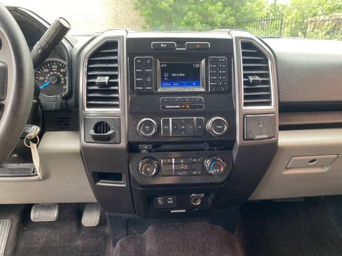 Used 2015 Ford F150 XLT image 19