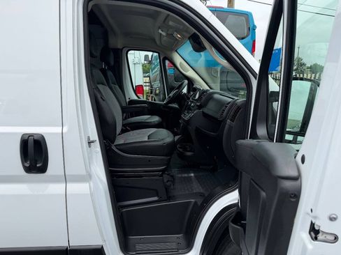 Used 2025 RAM ProMaster 3500 w/ Convenience Group FWD image 5
