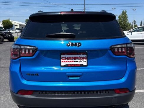 Used 2022 Jeep Compass Latitude AWD/4WD image 6