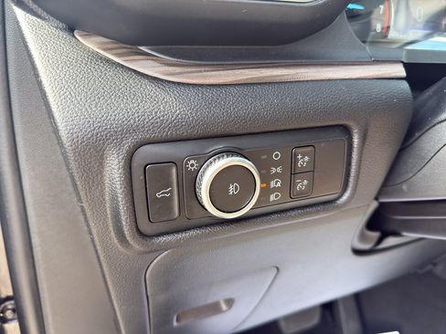 Used 2023 Ford Explorer Limited image 12