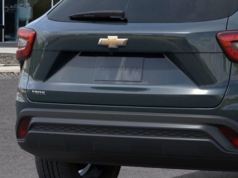 New 2026 Chevrolet Trax LS w/ LS Convenience Package FWD image 14