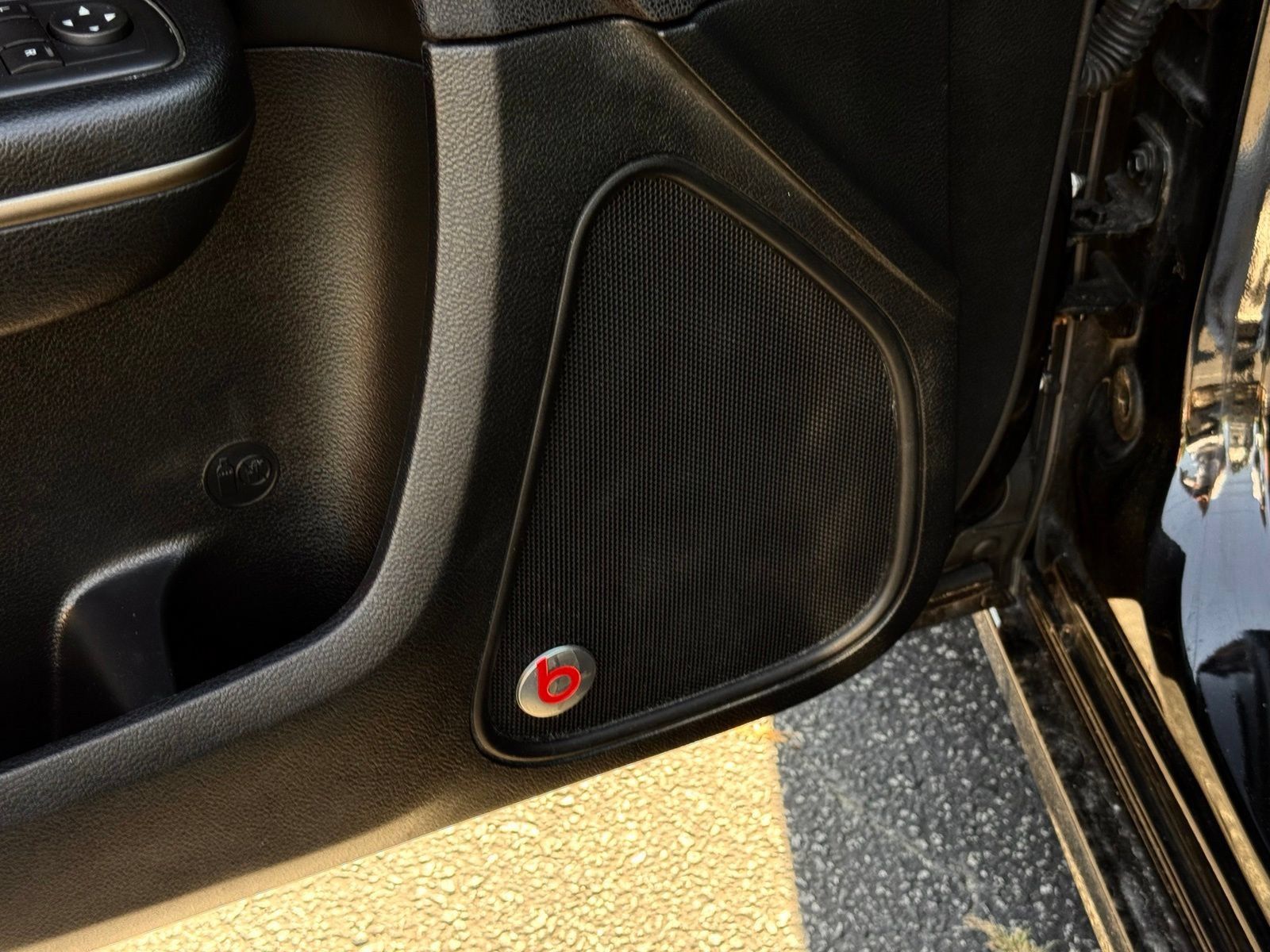 Used 2016 Chrysler 300 S RWD image 14