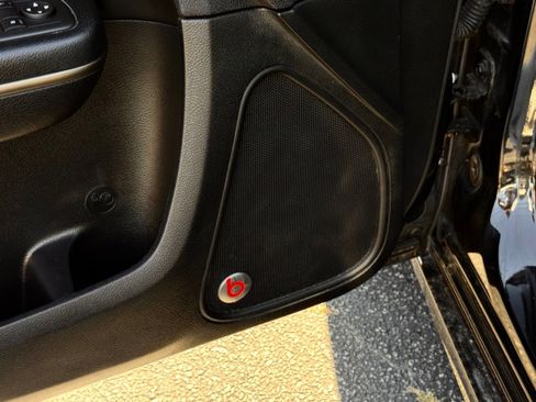 Used 2016 Chrysler 300 S RWD image 14