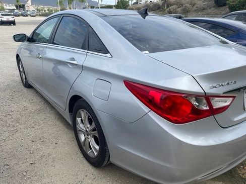 Used 2013 Hyundai Sonata Limited w/ Premium Pkg FWD image 6