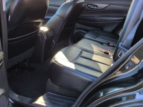 Used 2016 Nissan Rogue SL w/ SL Premium Package image 19