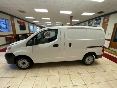 Used 2014 Nissan NV200 S w/ Cruise Control Package image 4