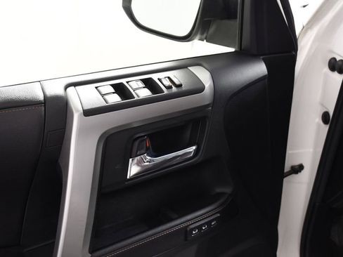 Used 2016 Toyota 4Runner Limited image 15