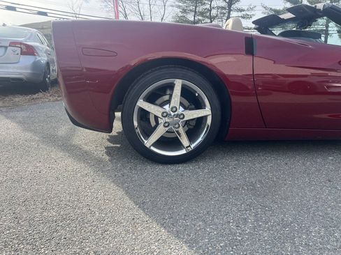 Used 2005 Chevrolet Corvette Convertible w/ Preferred Equipment Group RWD image 28