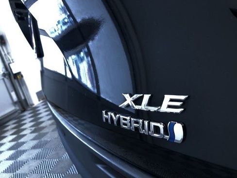 Used 2023 Toyota Sienna XLE image 15