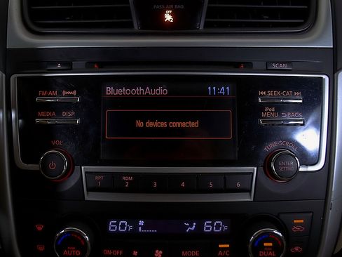 Used 2017 Nissan Altima 2.5 SL w/ Moonroof Package image 25