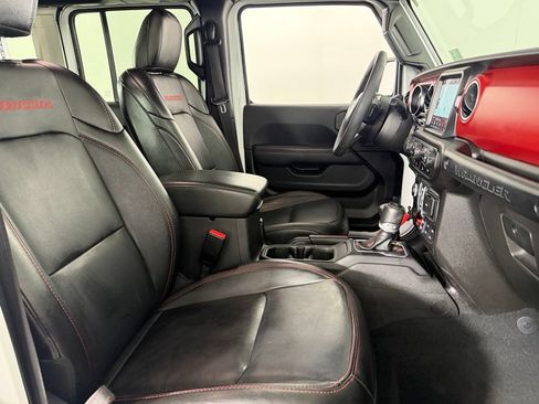 Used 2023 Jeep Wrangler Unlimited Rubicon w/ Cold Weather Group AWD/4WD image 34