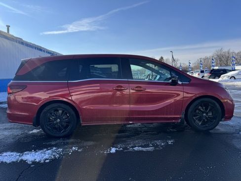 Used 2023 Honda Odyssey Sport image 1